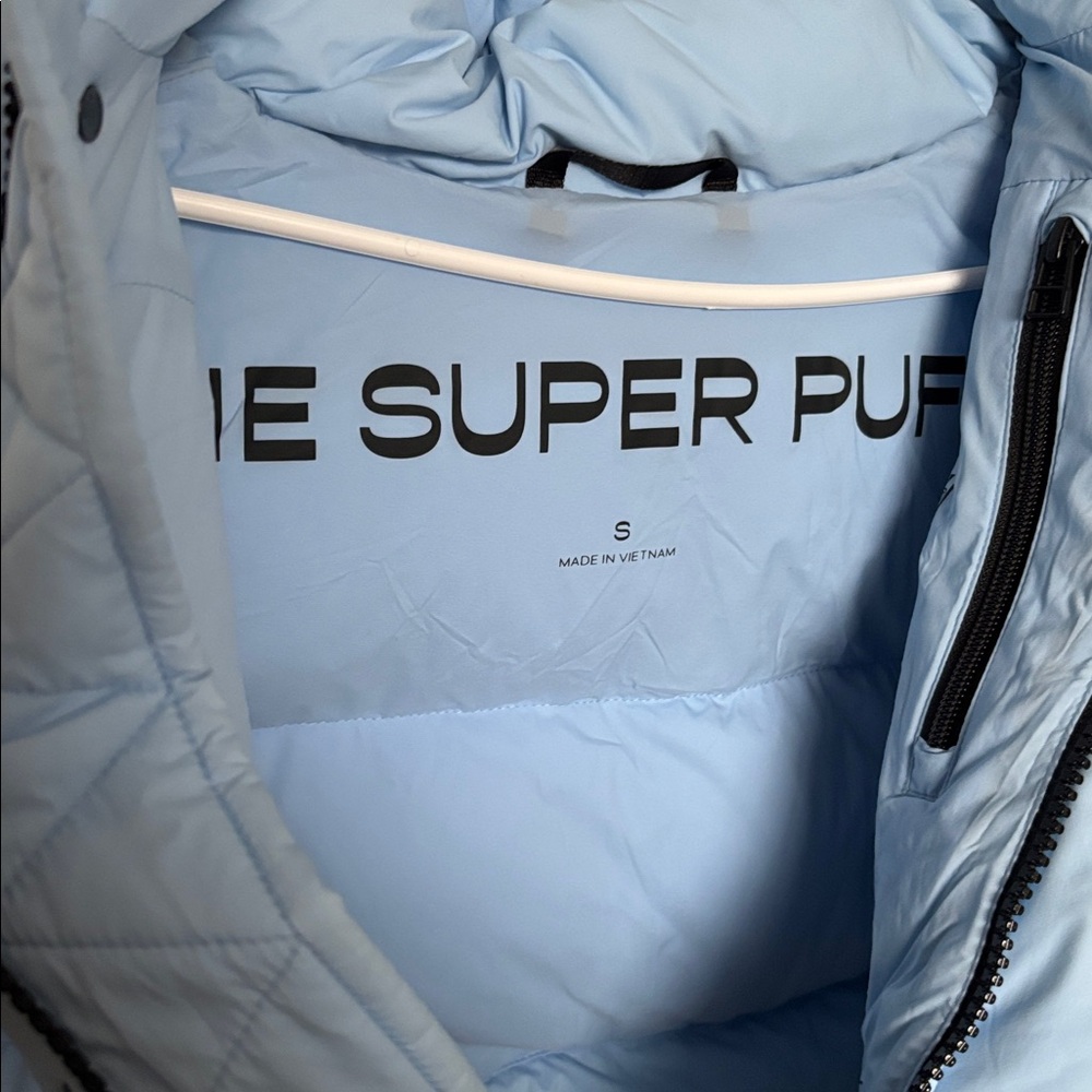 Aritzia Super Puff Light Blue Shorty Jacket, light marks on pocket & hood - Picture 4 of 10